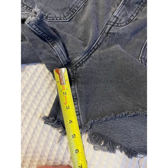 Free People We The Free Palmer Black Denim High Waist Cut Off Shorts Size 31 - Picture 4 of 13